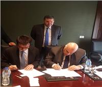 صور| وزير قطاع الأعمال يشهد توقيع مذكرة لإنشاء مصنع للغزل والنسيج بكفر الشيخ