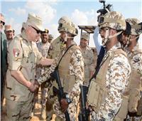 بالفيديو| رئيس الأركان يتفقد القوات المشاركة في تدريبات «درع العرب 1»