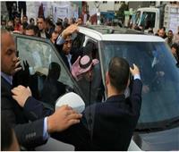 شاهد| رشق موكب «السفير القطري» بـ«الحجارة» في غزة