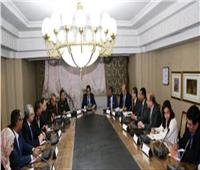 وزير التعليم العالي يجتمع مع ممثلي 8 جامعات مصرية