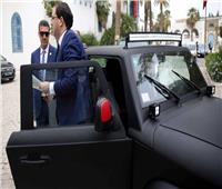 «نداء تونس» يتهم الشاهد بمحاولة انقلاب.. والأخير يرد بركوب سيارة «وطنية»