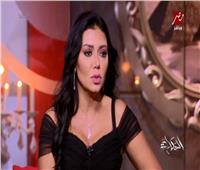 فيديو| رانيا يوسف: «فستان المهرجان جابلي كابوس»