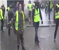 فيديو| فرنسية تبكي بحرقة: اخجلوا من أنفسكم ولا تخربوا باريس 
