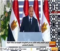 شاهد| محافظ القاهرة يفشل في الإجابة عن أسئلة الرئيس السيسي