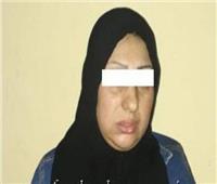 ضبط سيدة تسرق الحقائب النسائية في النزهة