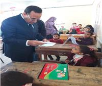 محافظ شمال سيناء يتفقد امتحانات النقل في 5 مدارس