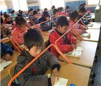 زادت معدلات الحضور.. الصين تراقب طلابها من ملابسهم