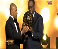 الرئيس السنغالي يتسلم الجائزة البلاتينية في حفل الكاف