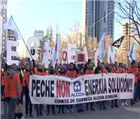 شاهد| مواجهات بين الشرطة ومحتجين على إغلاق مصنعي ألمونيوم في إسبانيا