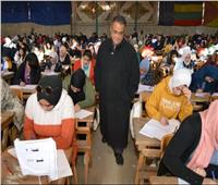 نائب رئيس عين شمس يتفقد لجان امتحانات كلية الحقوق 