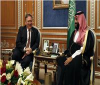 «بومبيو» وولي العهد السعودي يتفقان على أهمية استمرار التهدئة باليمن