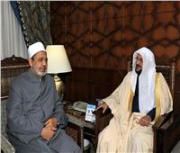 صور| شيخ الأزهر يستقبل وزير الشؤون الإسلامية بالسعودية