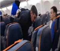 شاهد| لحظة القبض على خاطف الطائرة الروسية