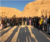بالصور | وزيري الآثار والسياحة يشهدان تعامد الشمس على تمثال رمسيس الثاني