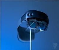 صور.. مايكروسوفت تكشف مميزات نظارة «HoloLens 2» الجديدة