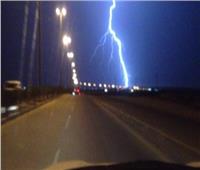 عاجل| رعد وأمطار غزيرة تضرب القاهرة 