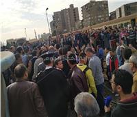 ركاب محطة مصر يشكون لكامل الوزير من تأخر القطارات.. ويتعهد بحل جميع المشكلات