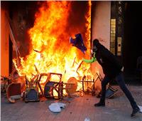 صور| «السترات الصفر» يحرقون باريس.. وماكرون يصفهم بـ«المجرمين»