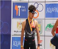 فيديو .. محمد طارق يحصد المركز الثالث في سباق الجونيور ببطولة الترايثلون