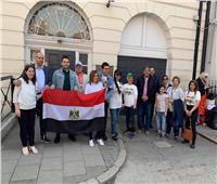 بالصور| المصريون يتوافدون على السفارة في لندن للإدلاء بأصواتهم في الاستفتاء