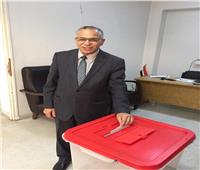 التعديلات الدستورية 2019| نائب رئيس جامعة الأزهر يدلي بصوته في تونس