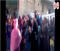 فيديو| على أنغام «تسلم الأيادي».. سيدات أوسيم تحتفلن بالمشاركة في الاستفتاء