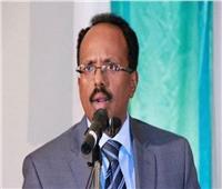 رئيس الصومال يصل القاهرة للمشاركة في قمة الشركاء الإقليميين للسودان
