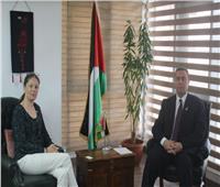 السفير الفلسطيني بالقاهرة يبحث مع مسئولة سويدية تطورات الأوضاع
