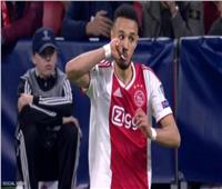 فيديو| لاعب أياكس المسلم يفطر عند الدقيقة 22 مع أذان المغرب في أمستردام