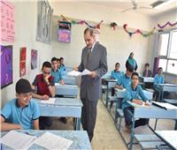 محافظ أسيوط يتفقد بعض لجان امتحانات الشهادة الإعدادية