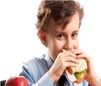 أسهل طريقة لإقناع طفلك بتناول الطعام الصحي
