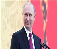 بوتين يستقبل وزير خارجية الصين في سوتشي