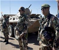 الجيش الجزائري يضبط 3 عناصر دعم للجماعات الإرهابية شمال غربي البلاد
