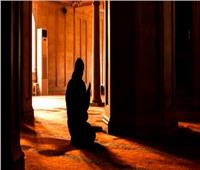 ما حكم الصلاة في المسجد الذي يوجد به الضريح؟| «الإفتاء» تجيب