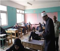 صالح عباس يتفقد لجان امتحانات الثانوية الأزهرية بـ6 أكتوبر