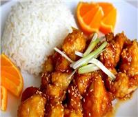 طبق اليوم.. «دجاج بالبرتقال» على الطريقة الصينية 