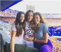 صور| نجوم الفن والإعلام يشجعون منتخب مصر ضد زيمبابوي 