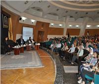 رئيس جامعة حلوان: توفير منح دولية لشباب أعضاء هيئة التدريس