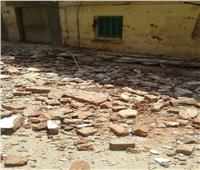 انهيار شرفة عقار قديم بحي المنتزه في الإسكندرية
