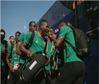فيديو| طقوس خاصة من لاعبي نيجيريا والكاميرون في ستاد الإسكندرية