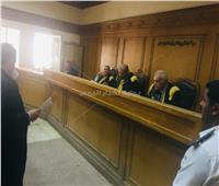 عاجل| المحكمة تواجه المتهمين بـ«حادث محطة مصر»
