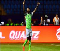 هداف أمم إفريقيا يغادر مباراة تونس ونيجيريا للإصابة 