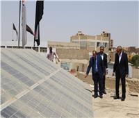محافظ قنا: إقامة 11 محطة طاقة شمسية على أسطح مباني التربية والتعليم