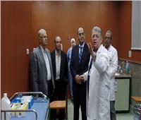 وفد من لجنتي التعليم والصحة بالنواب يزورون مستشفى الكبد المصري بشربين 