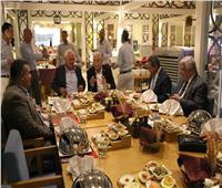 محافظ جنوب سيناء يُقيم مأدبة عشاء تكريمًا لسفير اليونان