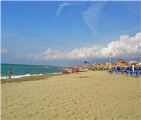 انخفاض زوار الشواطئ الإيطالية بسبب الطقس السيىء