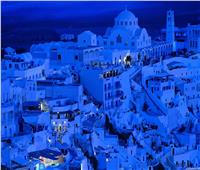 «القرية الزرقاء» بأسبانيا تجذب آلاف السياح