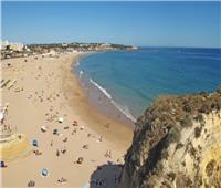 إغلاق شاطئ برتغالي لرصد «بكتيريا القولون» في المياه