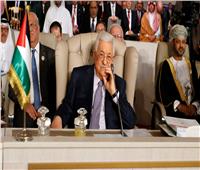 الرئيس الفلسطيني يلزم أعضاء الحكومة السابقة بإعادة الأموال التي تقاضوها