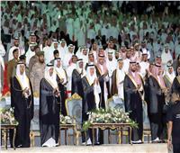 الأمير خالد الفيصل يُتوج «شاعر عكاظ» ويمنحه جائزة مليون ريال